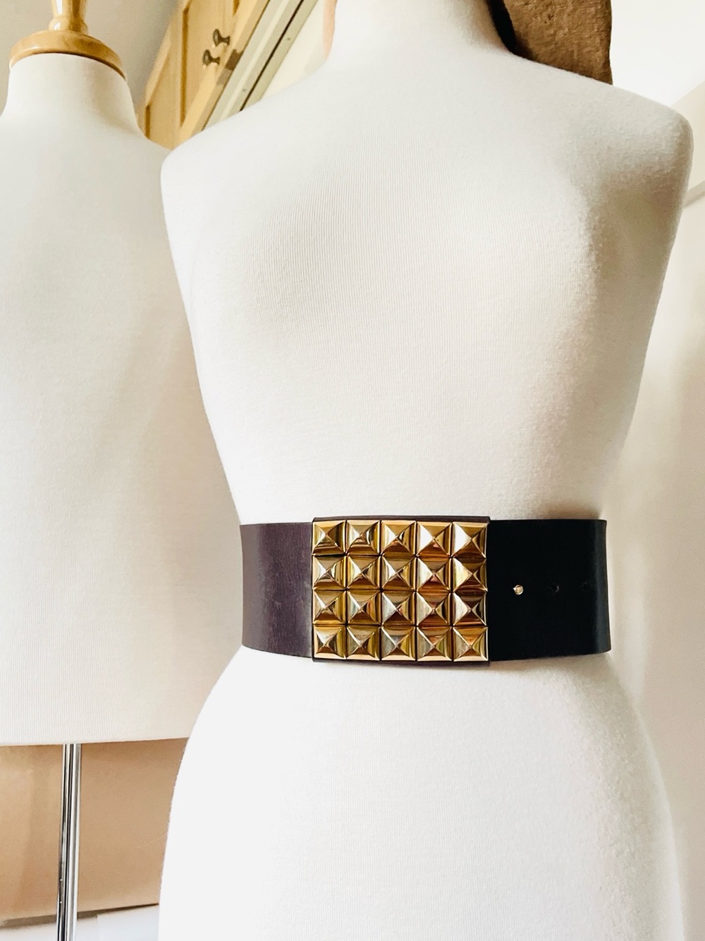 STREETS AHEAD // 3” Wide Brown Leather Waist Belt with Gold Pyramid Stud Buckle